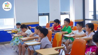 BUỔI TRẢI NGHIỆM LỚP HỌC SPEAK UP SUMMER ĐÁNG NHỚ TẠI AMSLINK